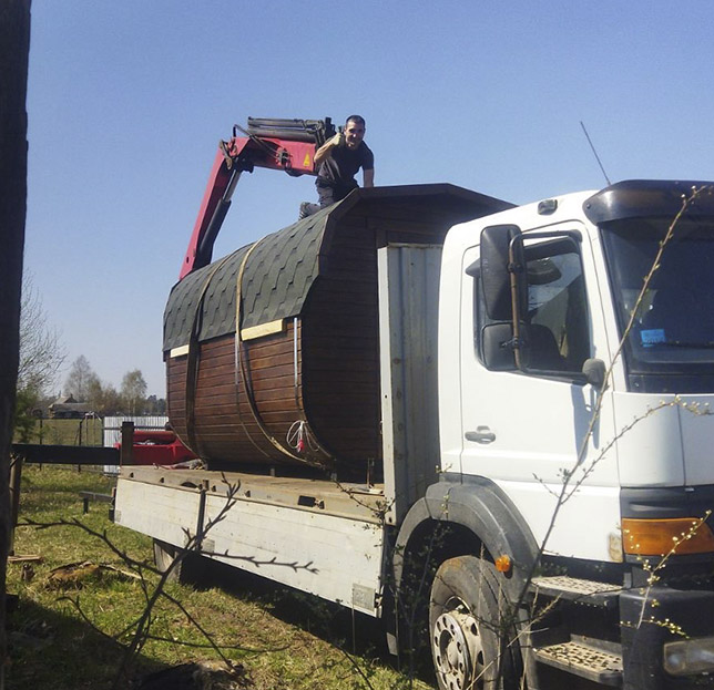 Доставка бани с помощью манипулятора